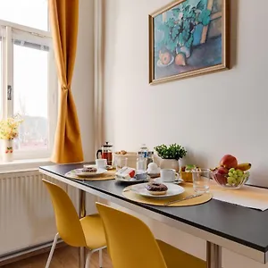 Apartment Sunshine Near The Center, Prague