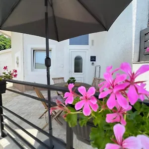 apartman-in.primorje-gorskikotar.com/