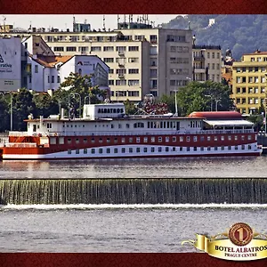 Botel Albatros, Praha